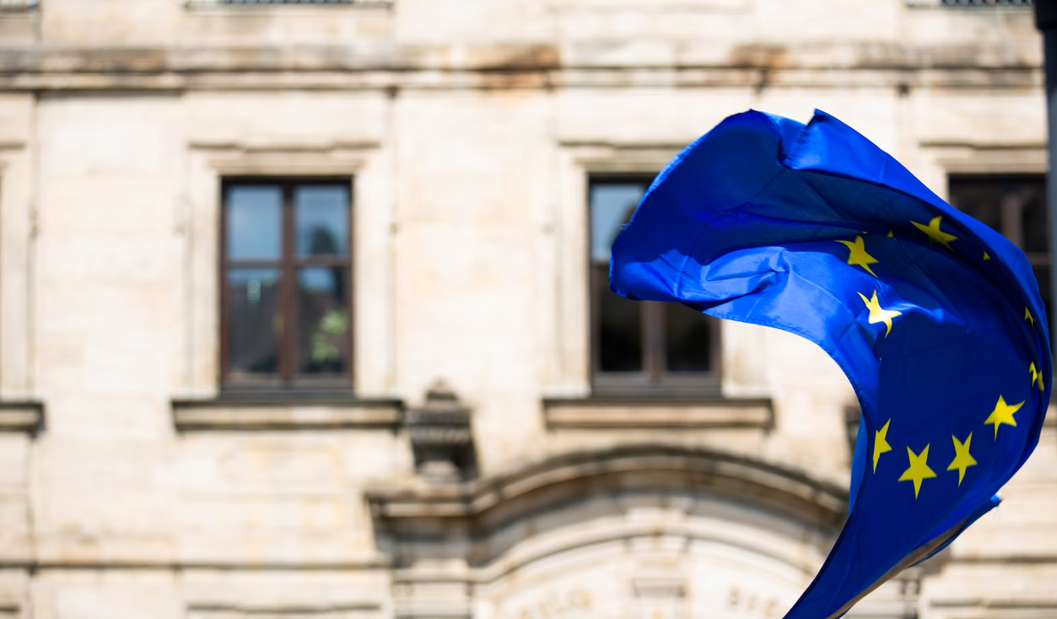 #CIUDADANIAEUROPEA: «¿Cómo podemos reforzar la identidad europea más allá de los efectos secundarios de la politización de las crisis recientes?»