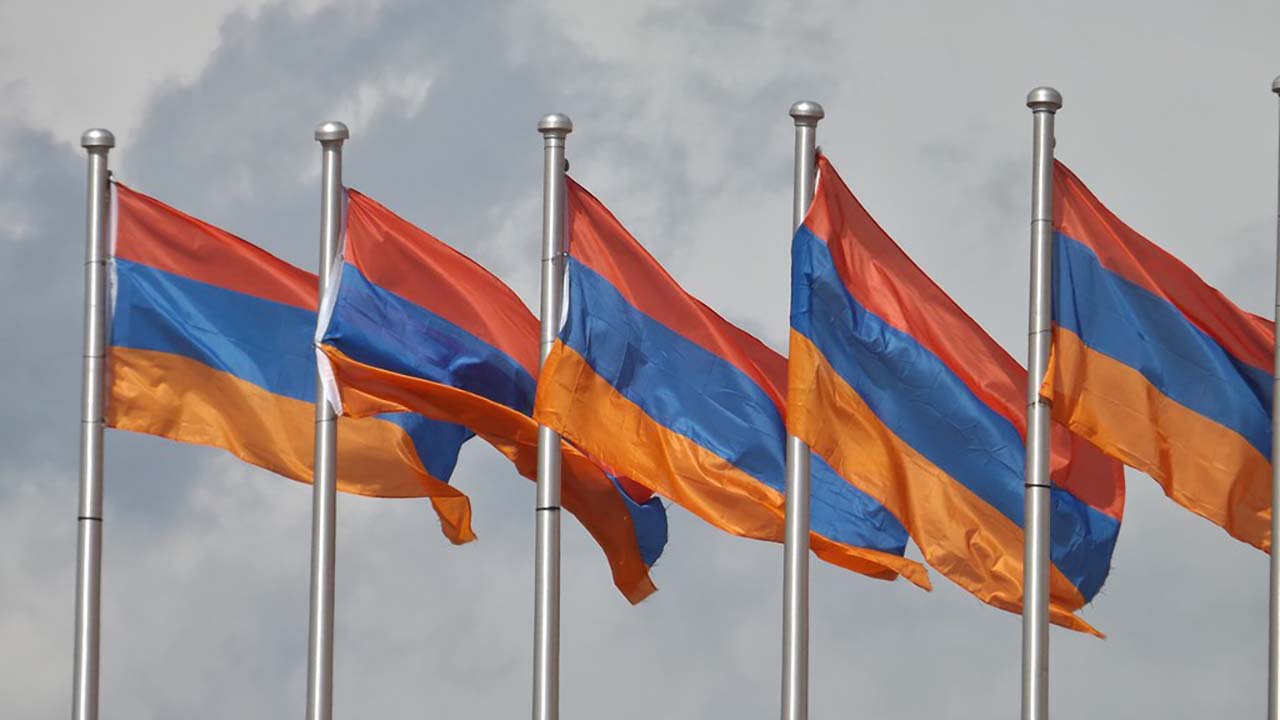 «Armenia y su apuesta por una ‘política en positivo’ para 2025: retos de cara a una aproximación europea».